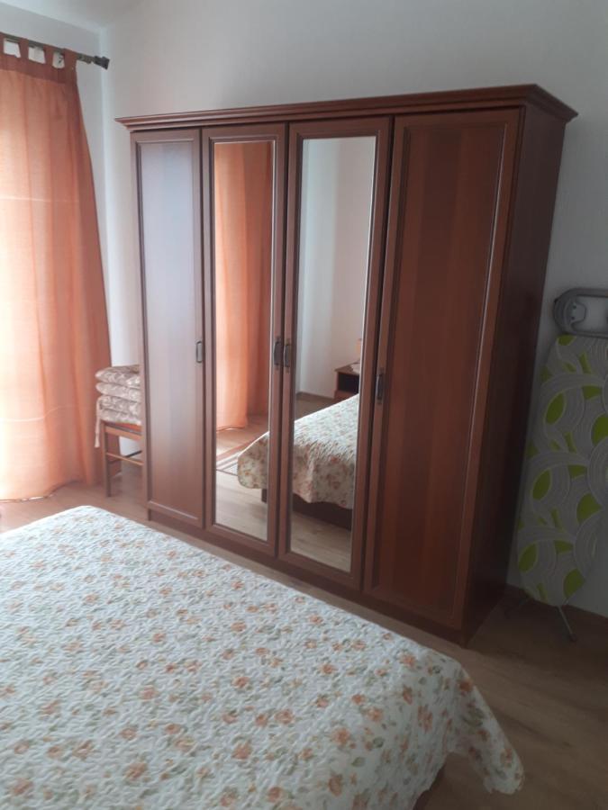Apartments Makaus Kampor 外观 照片