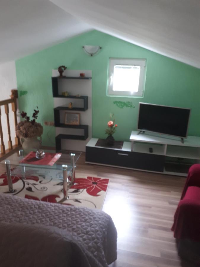 Apartments Makaus Kampor 外观 照片