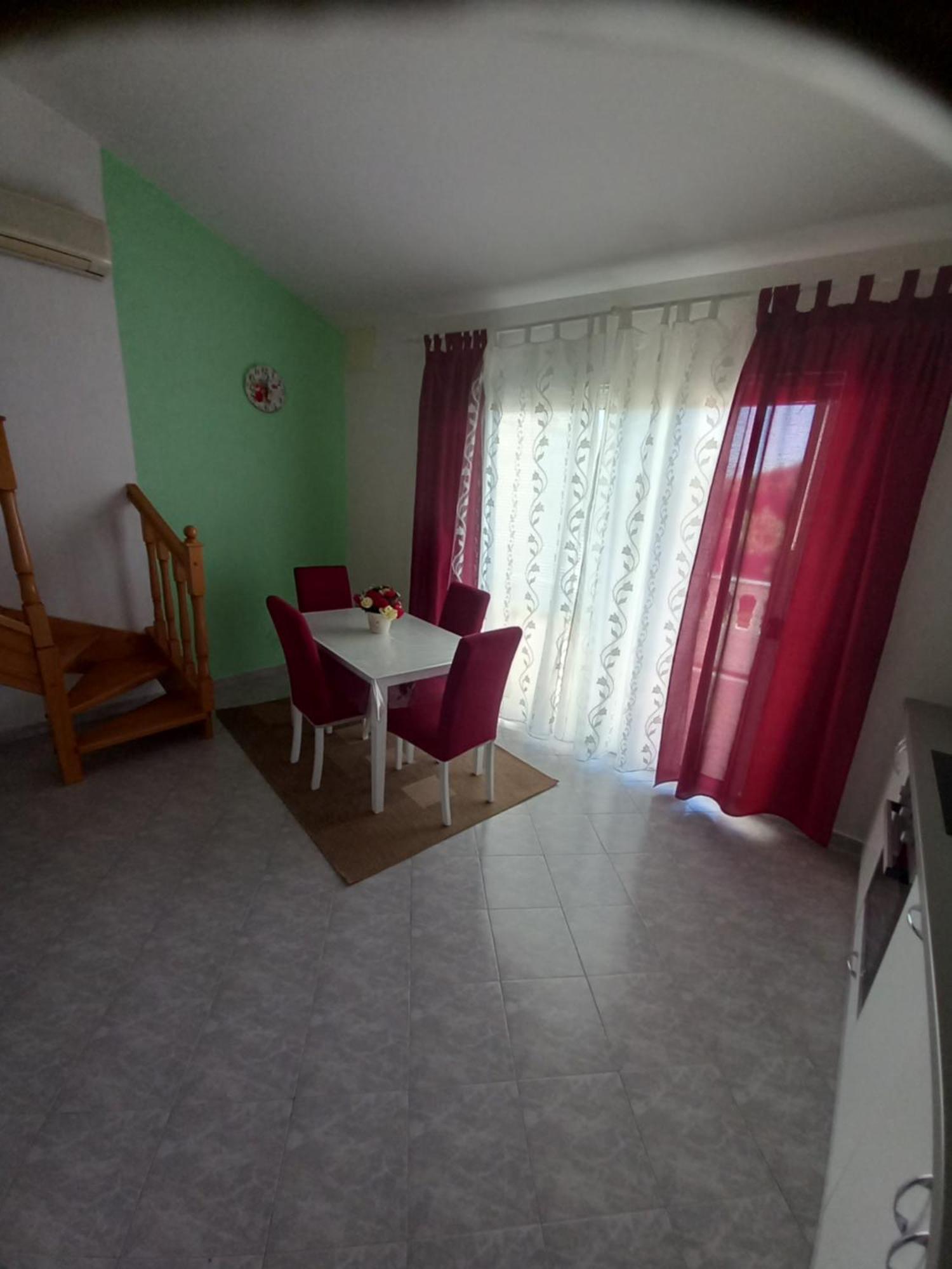 Apartments Makaus Kampor 外观 照片