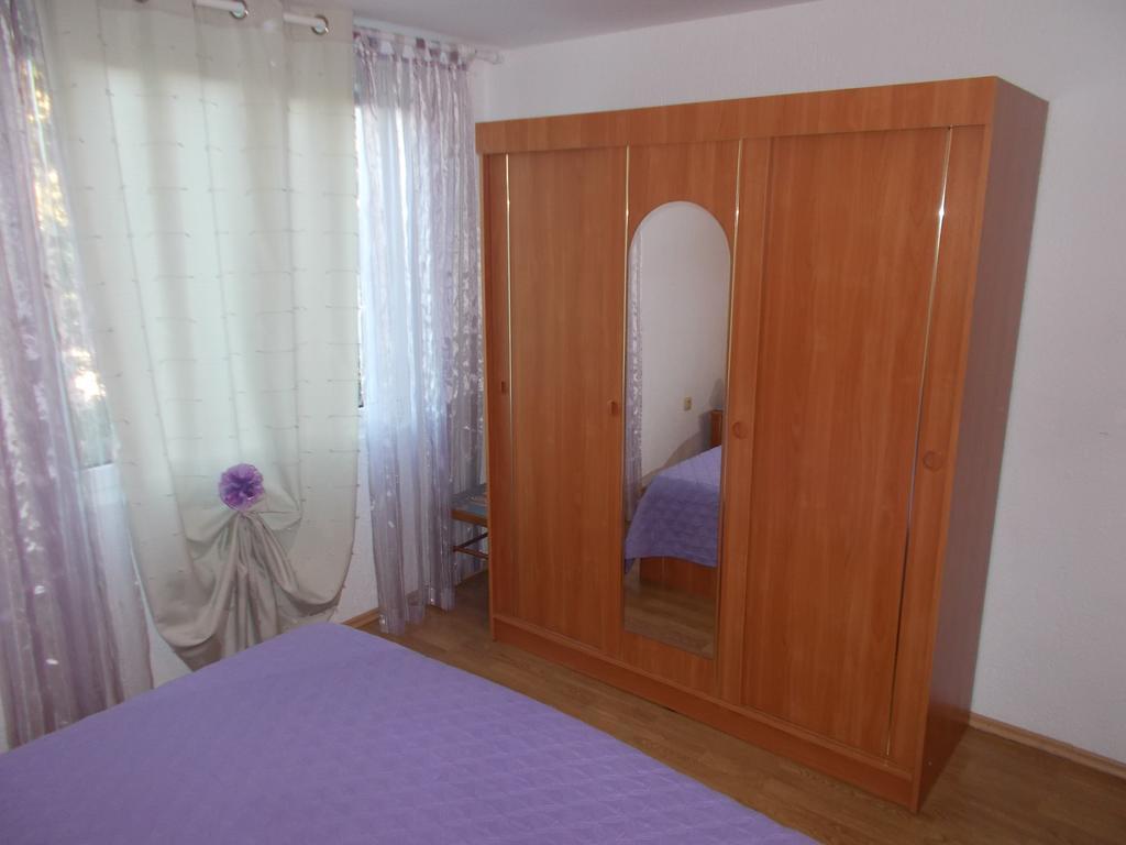 Apartments Makaus Kampor 外观 照片